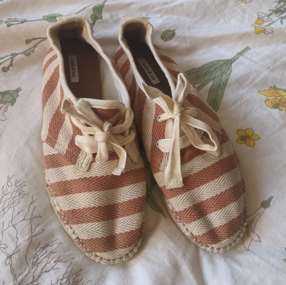 NWOT Lace striped espadrilles - Picture 3 of 5